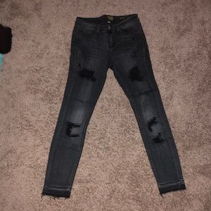 True craft - black distressed jeans
